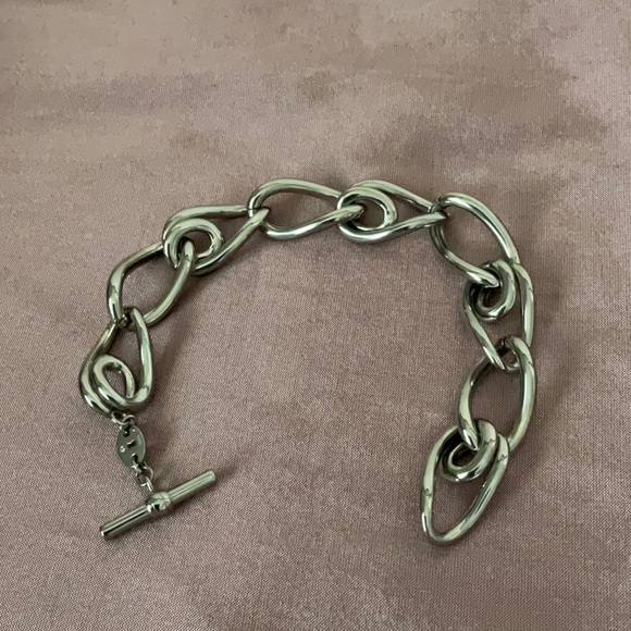 Bold Silver Chain Link Bracelet with Toggle Clasp - Picture 2 of 3